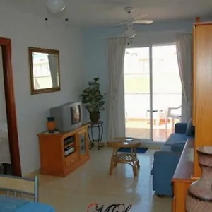 One-bedroom Flat 200m From The Beach Apartment