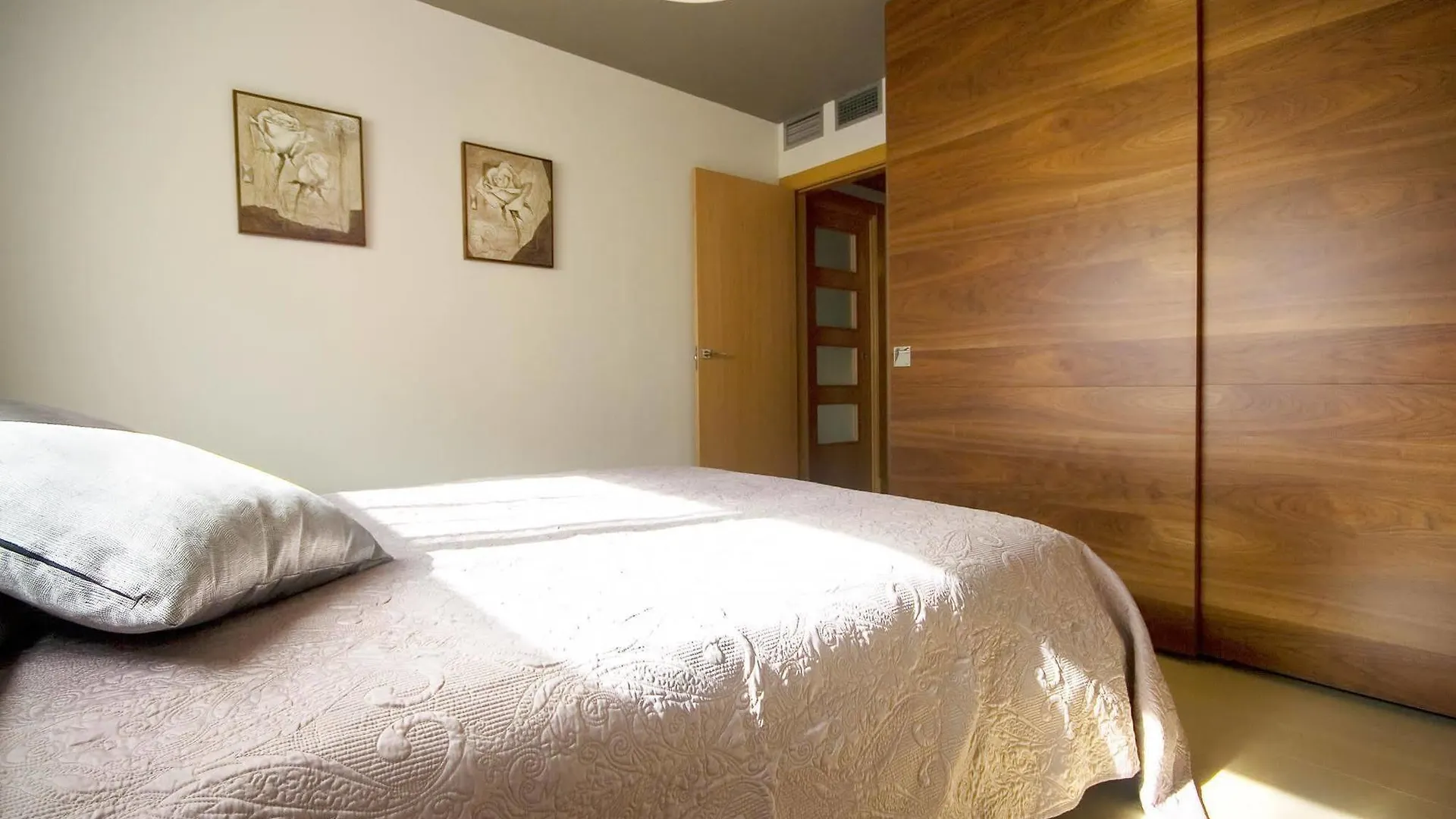 Apartamentos 16:9 Suites Almeria Spain