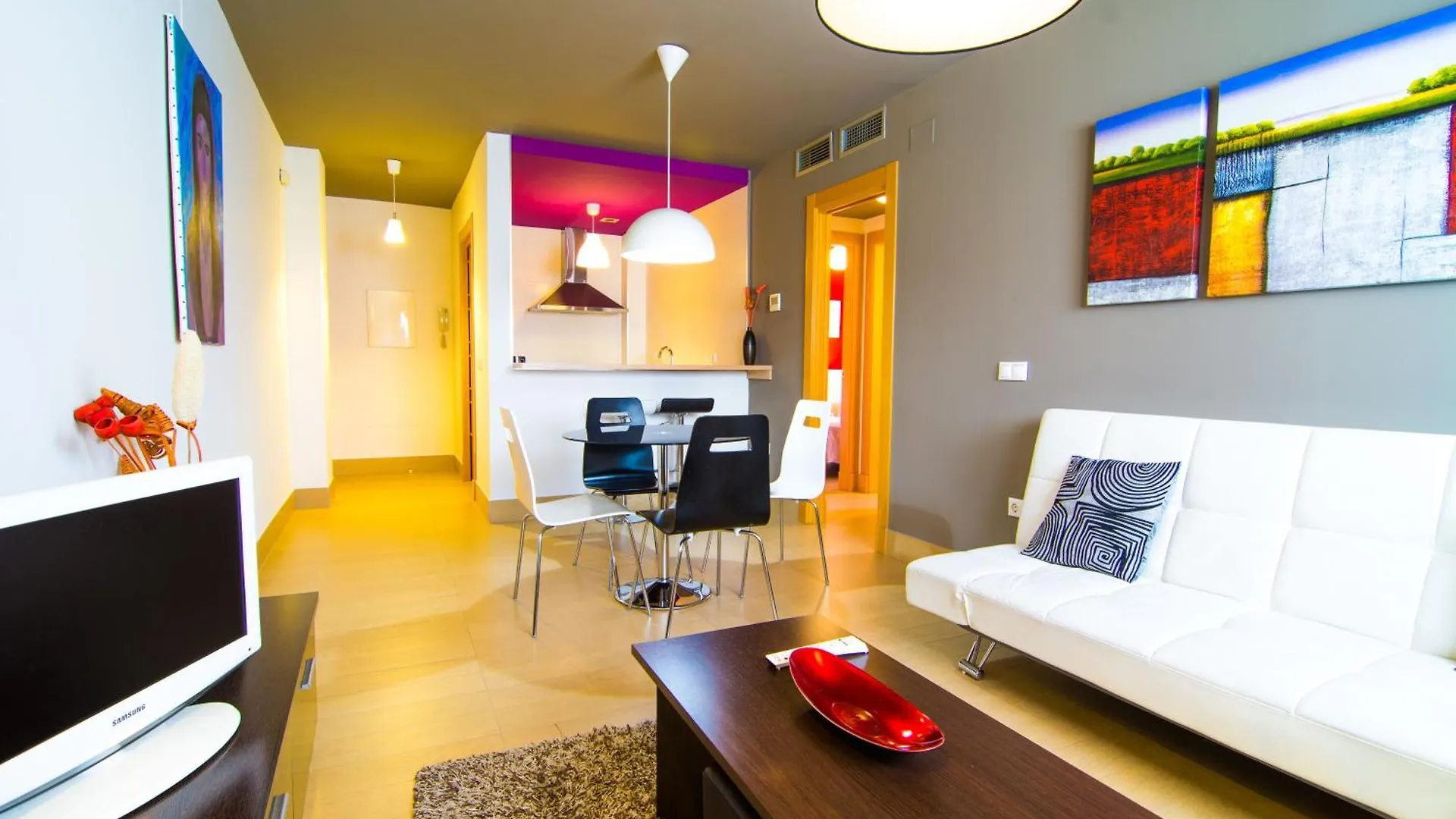 Apartamentos 16:9 Suites Almeria